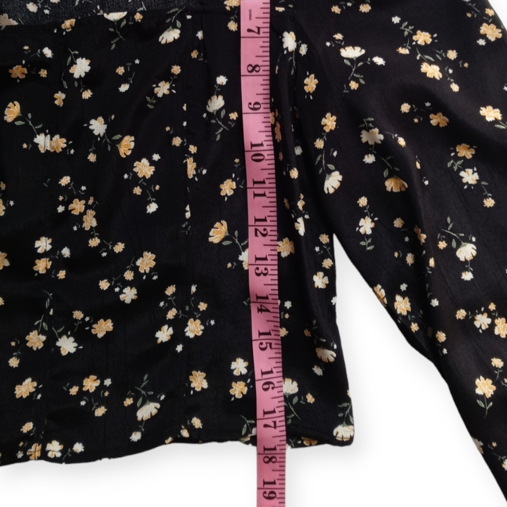 NWOT- LOVE TREE CROPPED LONG SLEEVE BLOUSE. SIZE S. COLOR BlACK, YELLOW - Picture 10 of 15